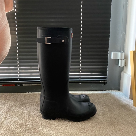 navy blue hunter boots - Picture 2 of 4